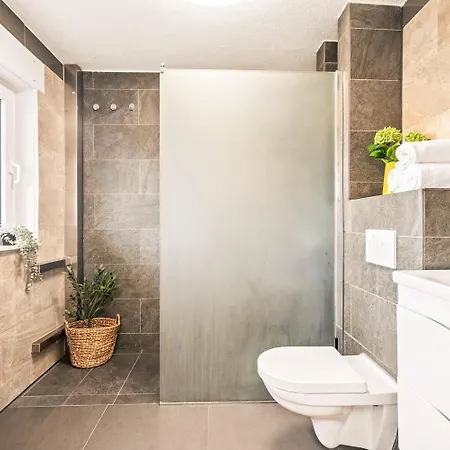 Panoramablick - See- Und Bergsicht - Haustierfreundlich